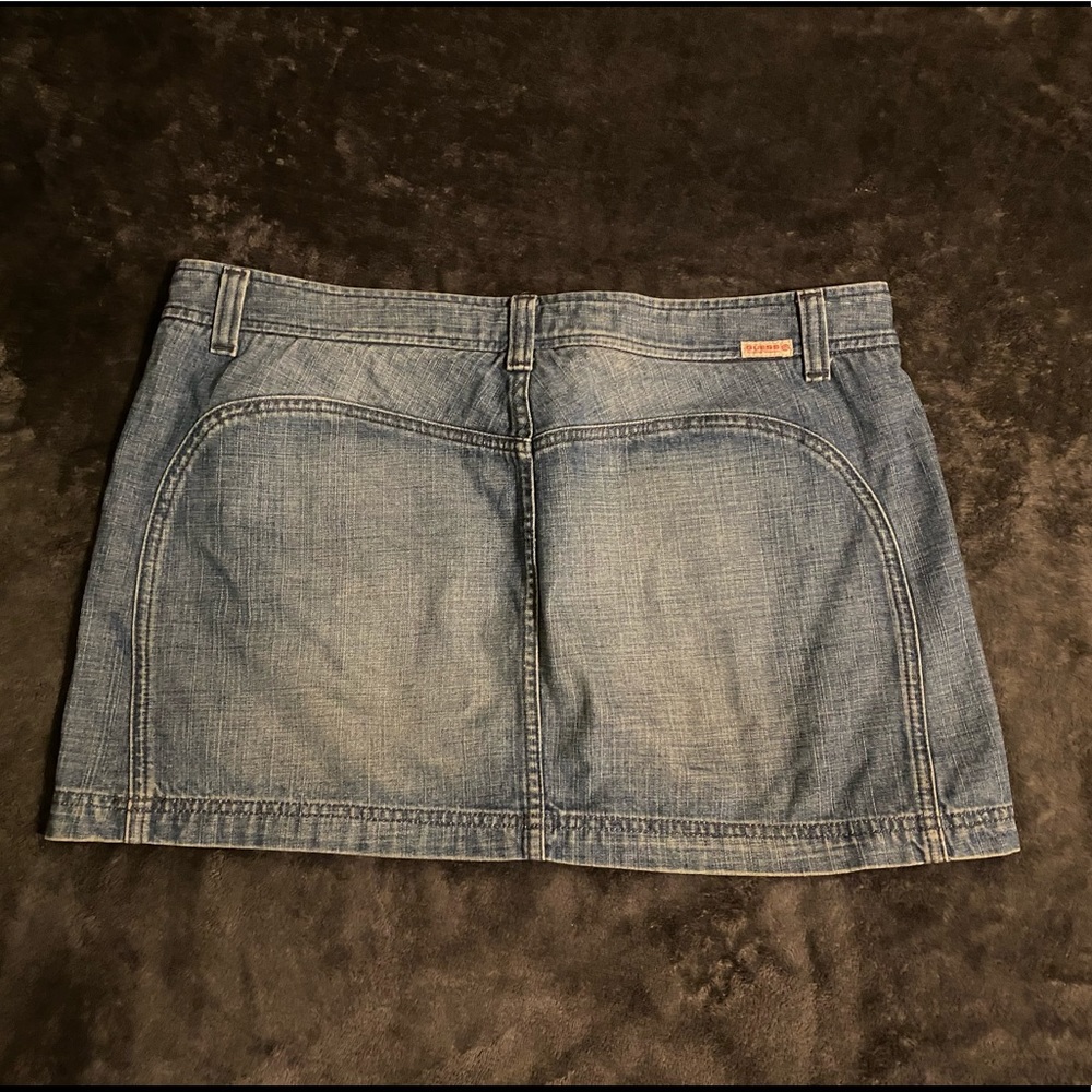 🔥Guess jean skirt size 32. Front pockets.Worn 1X - Picture 2 of 6